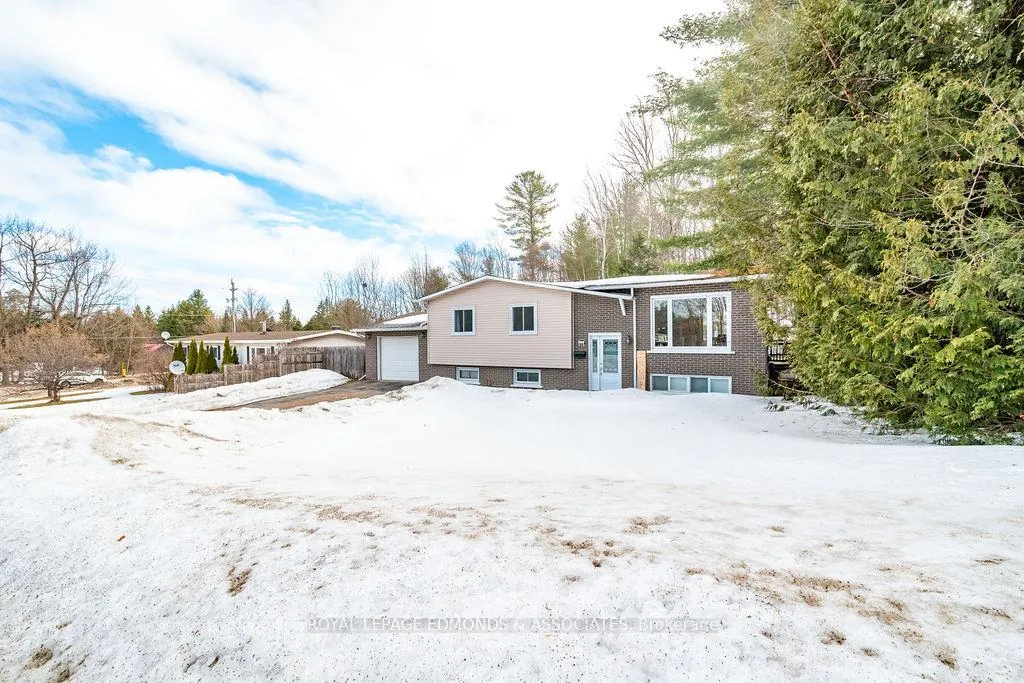 Photo 2 of 65 Armstrong Road, Petawawa — HOMEH