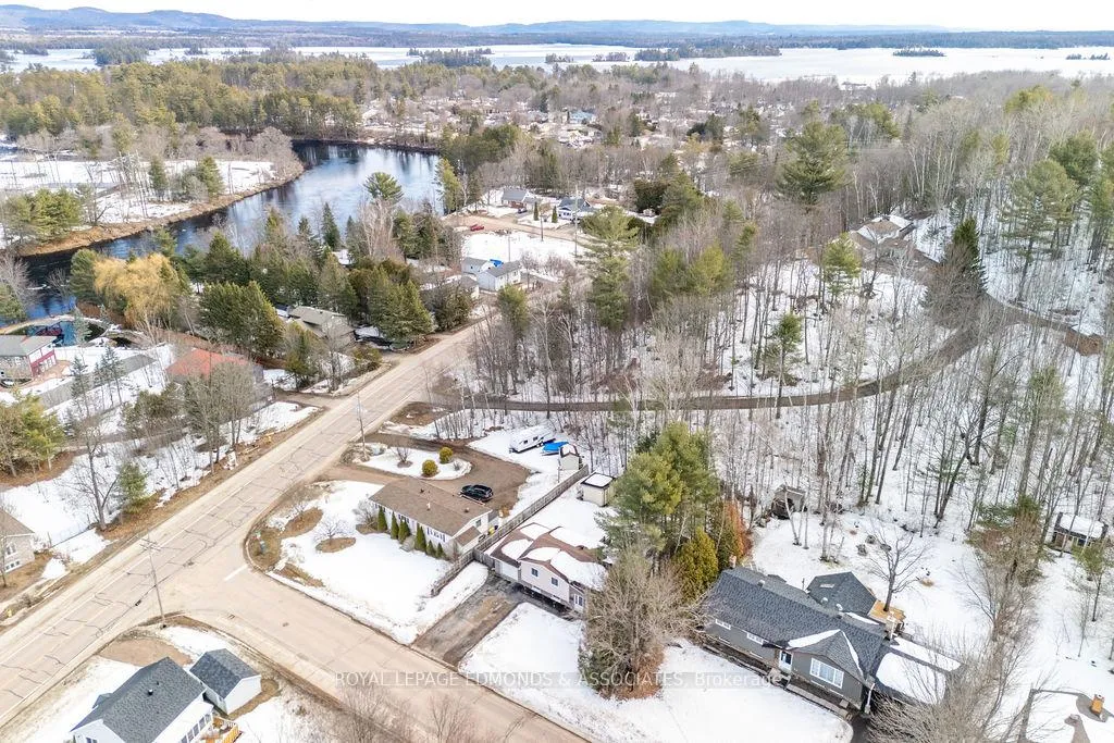 Photo 4 of 65 Armstrong Road, Petawawa — HOMEH