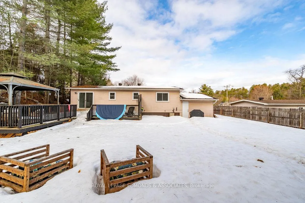 Photo 5 of 65 Armstrong Road, Petawawa — HOMEH