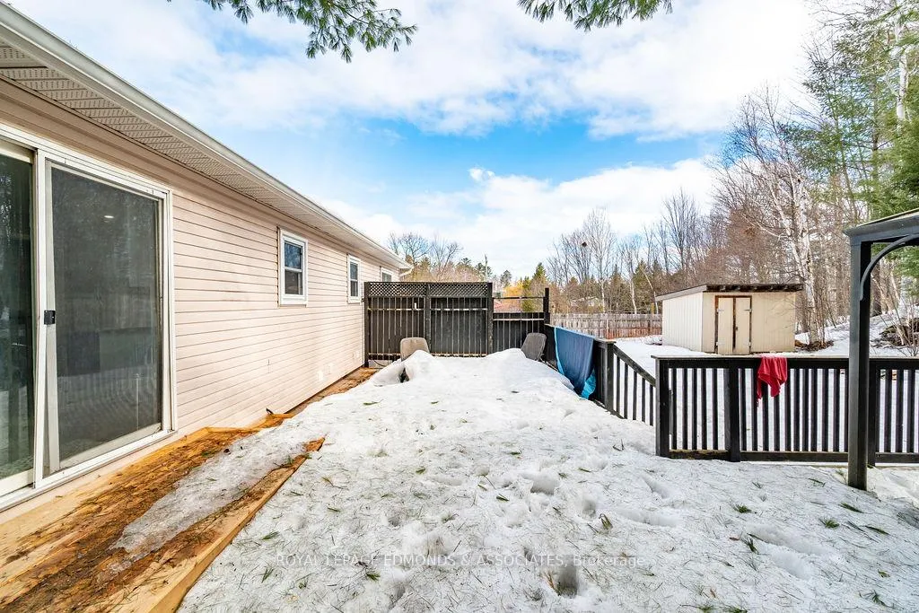Photo 7 of 65 Armstrong Road, Petawawa — HOMEH