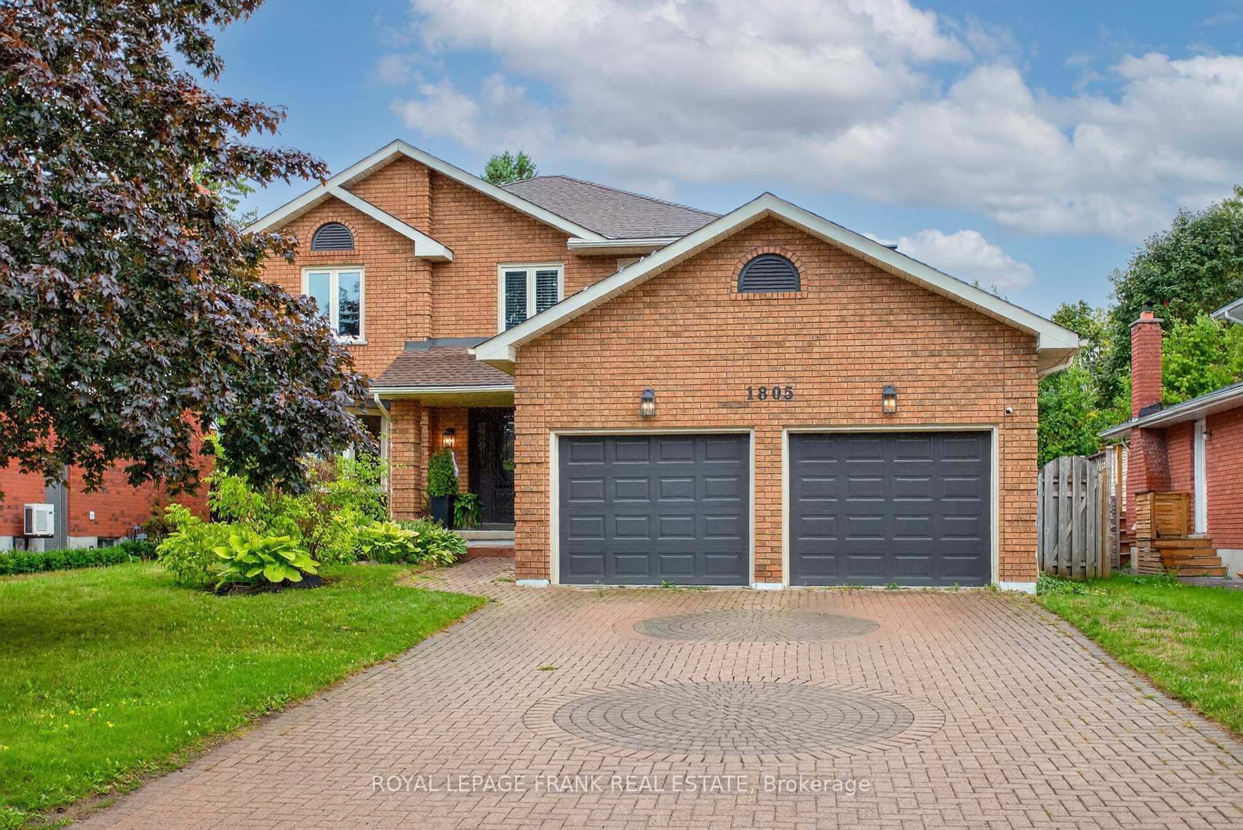 Photo 1 of 1805 Parkwood Circle, Peterborough, Monaghan Ward 2 — HOMEH