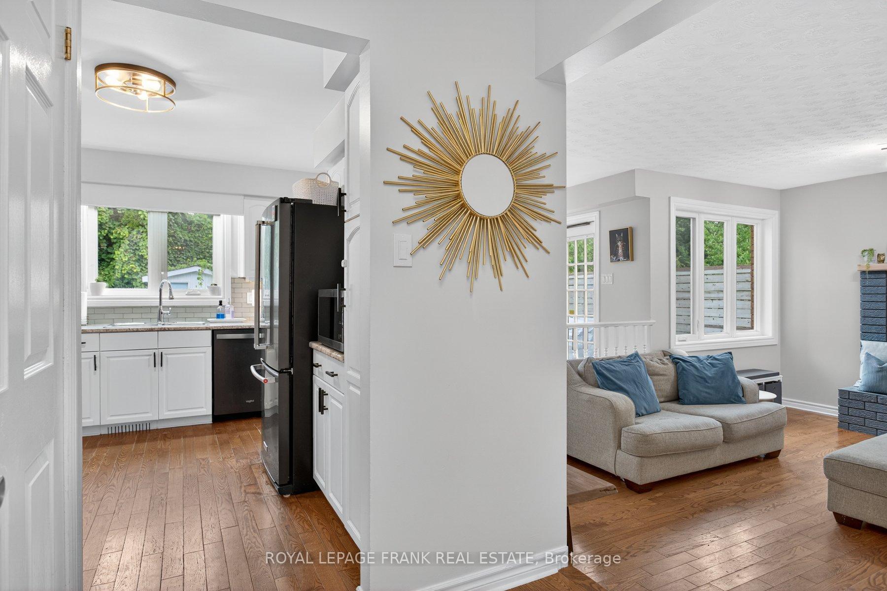 Photo 10 of 1805 Parkwood Circle, Peterborough, Monaghan Ward 2 — HOMEH