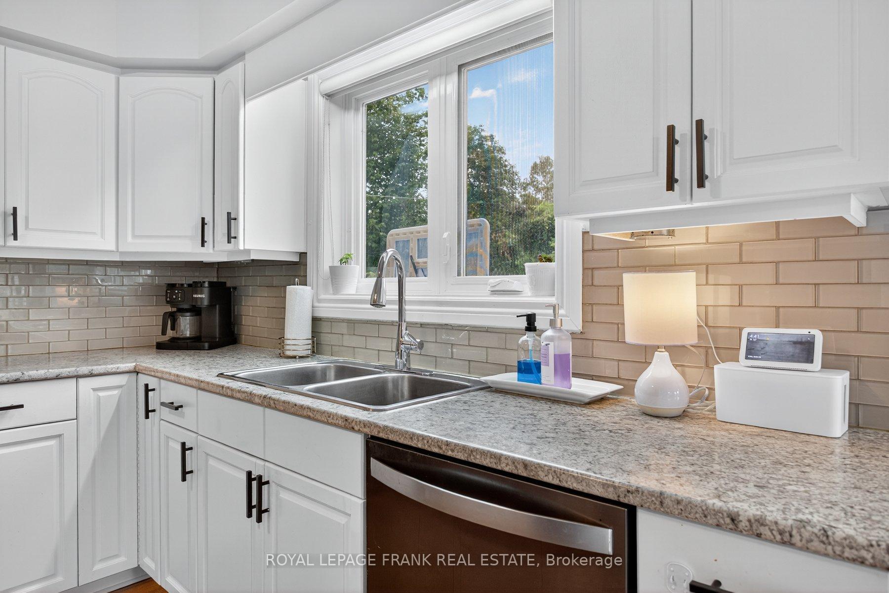 Photo 14 of 1805 Parkwood Circle, Peterborough, Monaghan Ward 2 — HOMEH