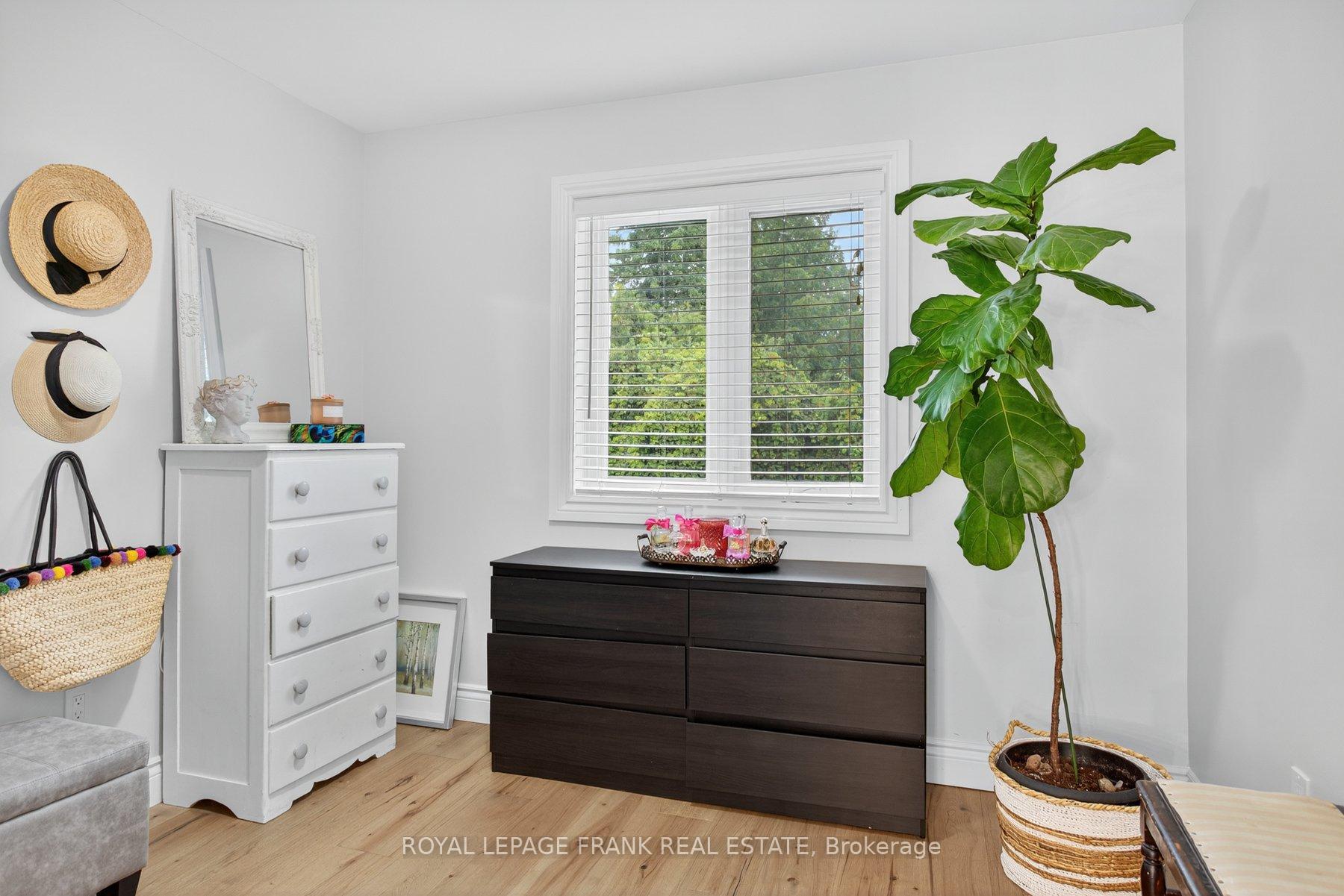 Photo 31 of 1805 Parkwood Circle, Peterborough, Monaghan Ward 2 — HOMEH