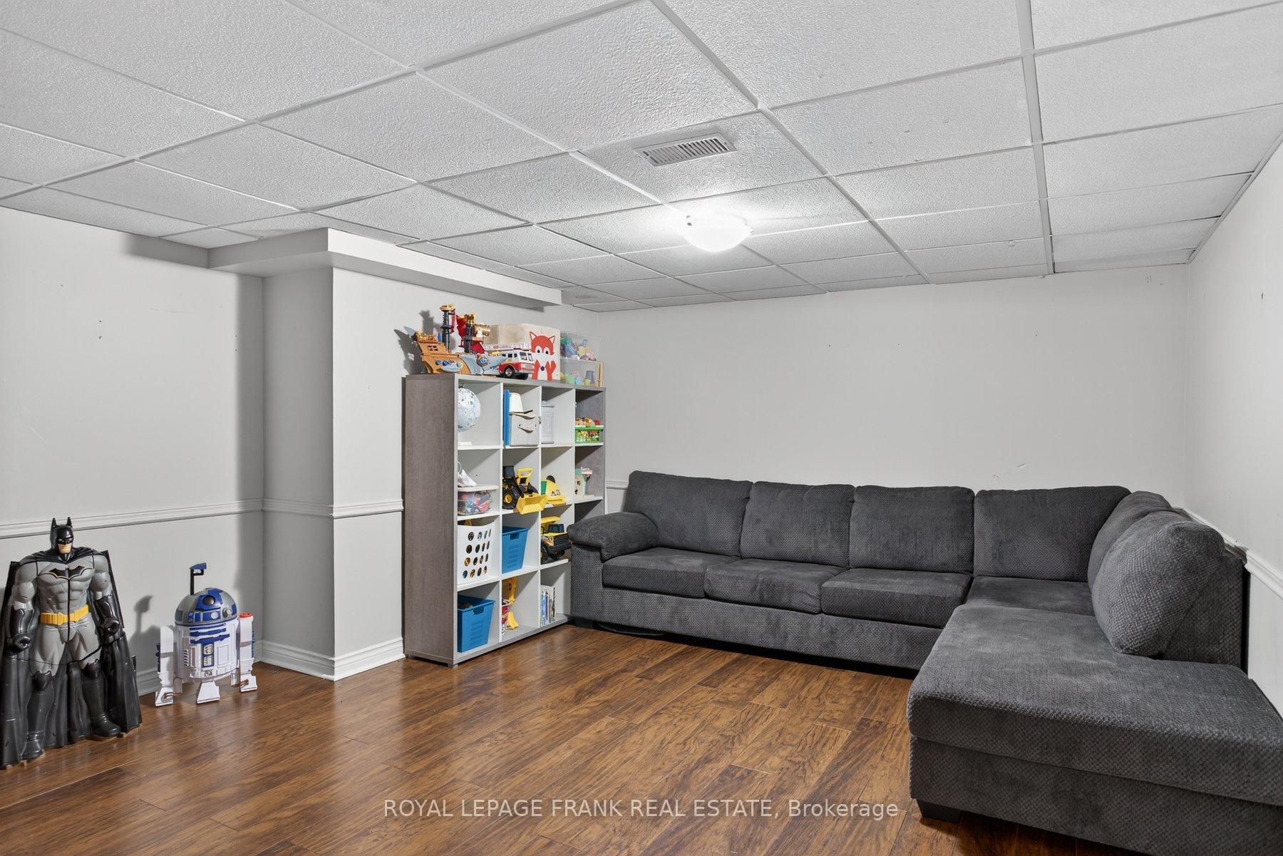 Photo 35 of 1805 Parkwood Circle, Peterborough, Monaghan Ward 2 — HOMEH