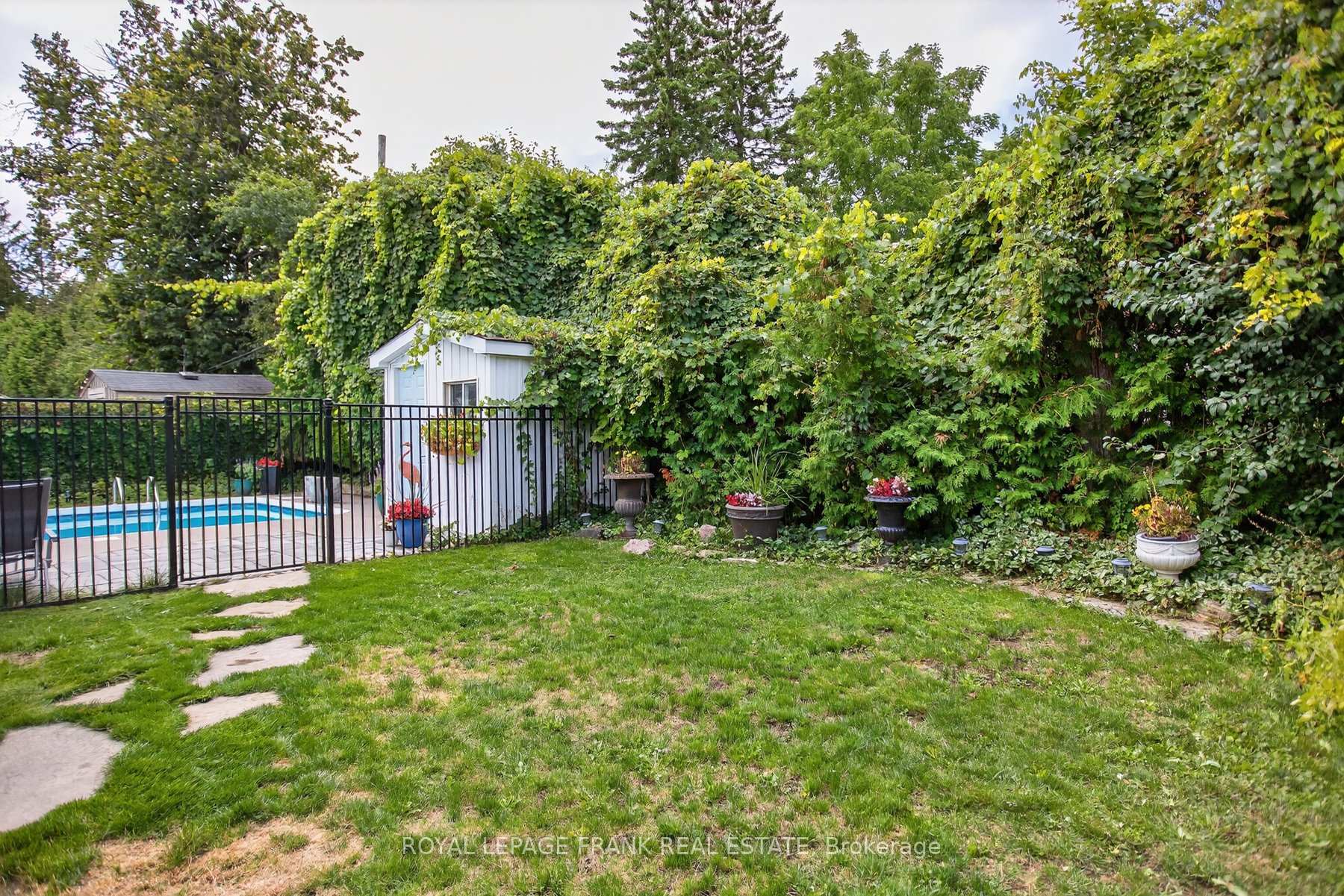 Photo 43 of 1805 Parkwood Circle, Peterborough, Monaghan Ward 2 — HOMEH