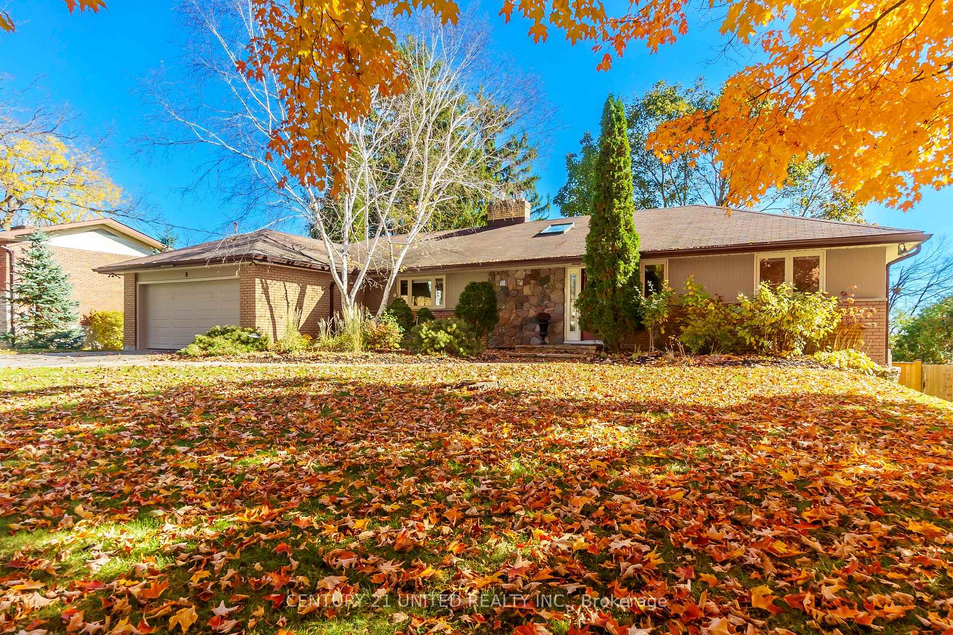 Front of 8 Oakwood Crescent