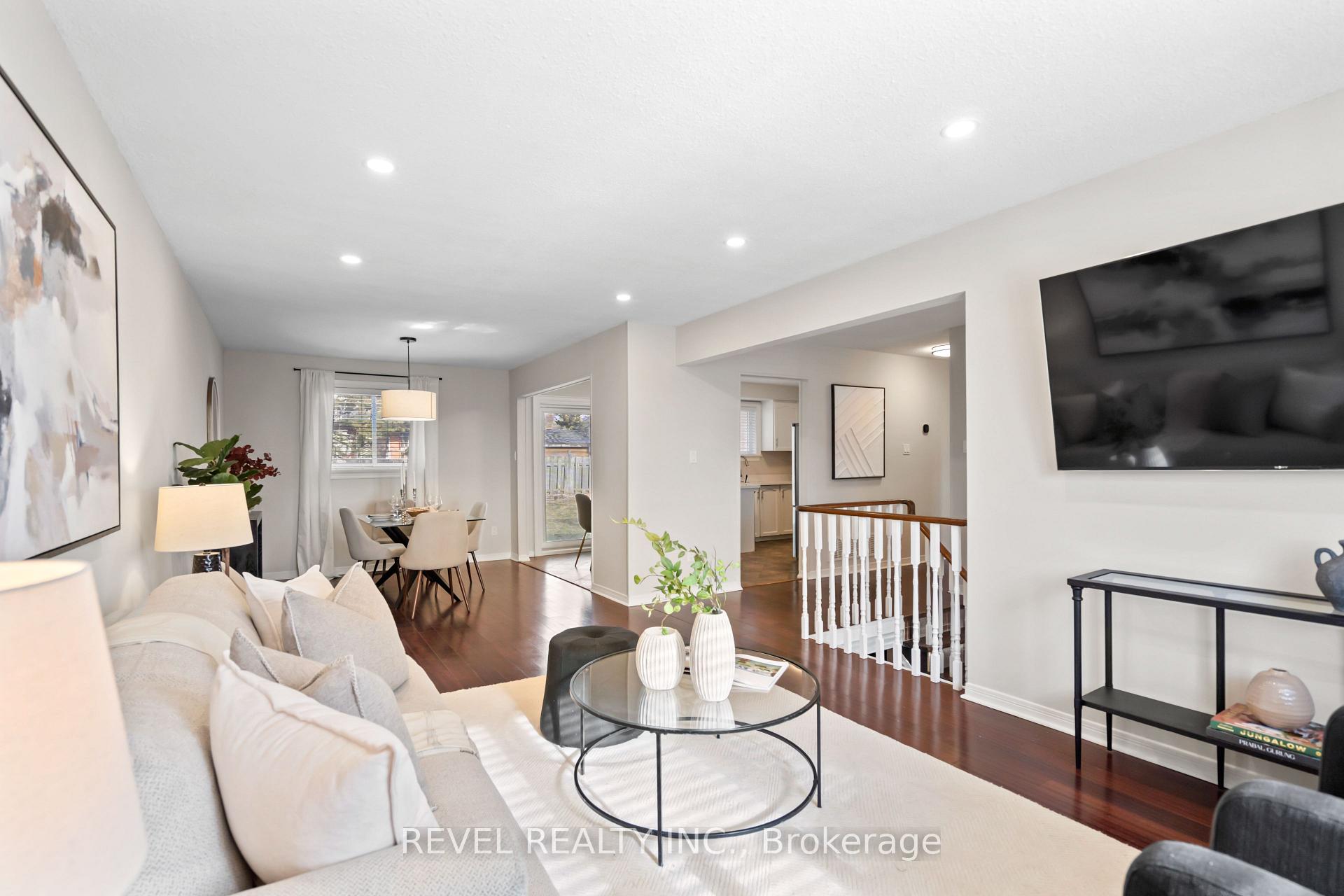 Photo 4 of 241 Glen Hill Drive, Whitby, Blue Grass Meadows — HOMEH