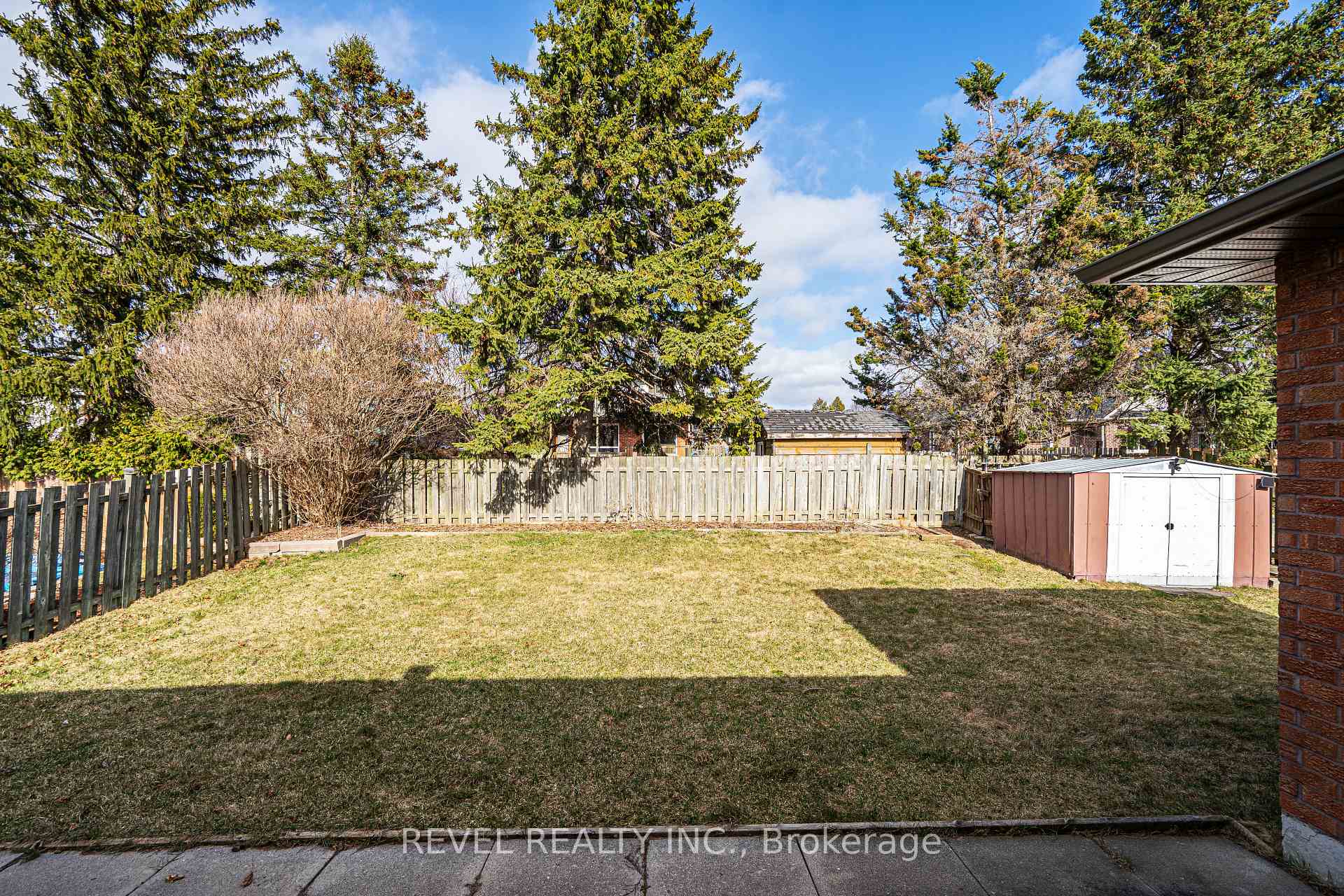 Photo 23 of 241 Glen Hill Drive, Whitby, Blue Grass Meadows — HOMEH