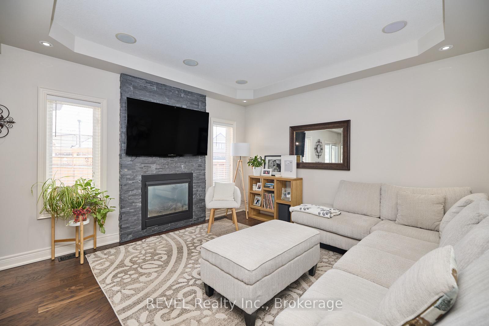 Photo 12 of 56 Calista Drive, Welland, West Welland — HOMEH