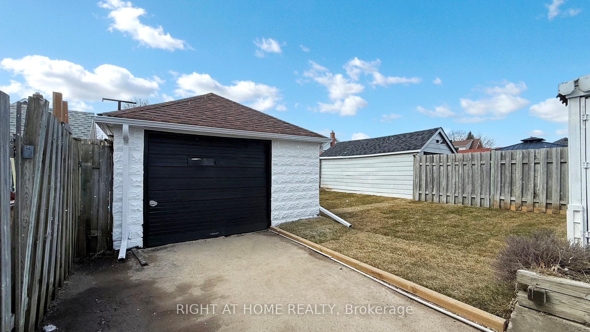Photo 38 of 358 Leslie Street, Oshawa, O'Neill — HOMEH