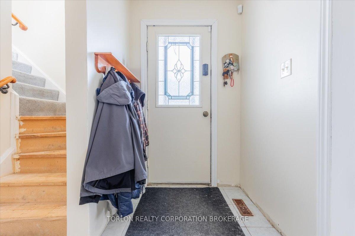 Photo 4 of 50 Andrea Road, Ajax, South East — HOMEH