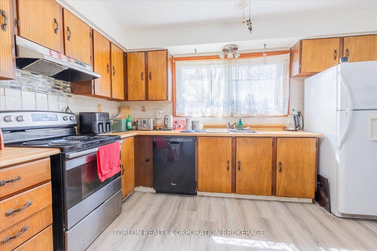 Photo 6 of 50 Andrea Road, Ajax, South East — HOMEH