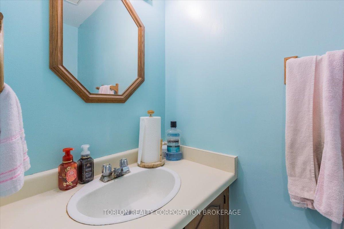Photo 8 of 50 Andrea Road, Ajax, South East — HOMEH