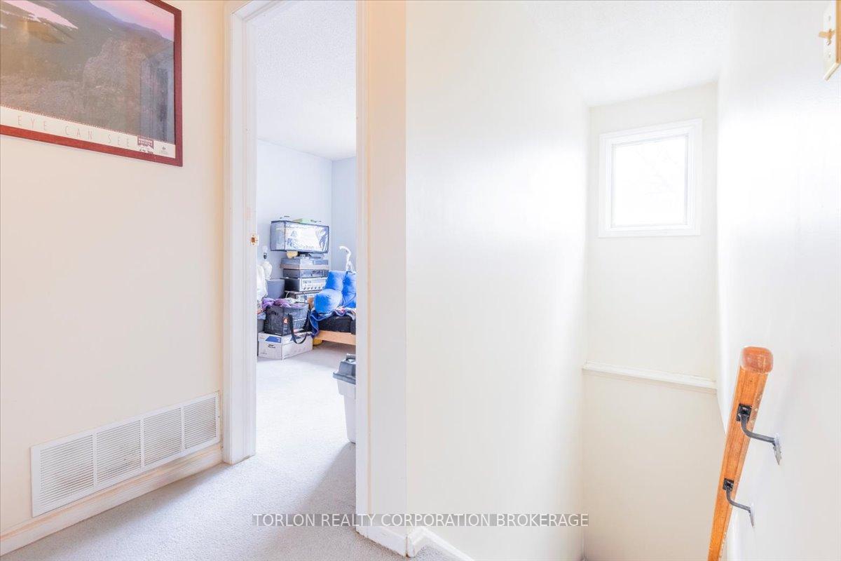 Photo 10 of 50 Andrea Road, Ajax, South East — HOMEH