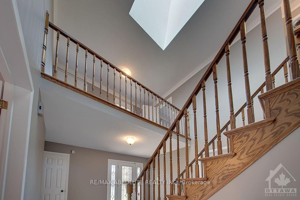 Photo 2 of 1410 Bourcier Drive, Ottawa, Bilberry Creek/Queenswood Heights — HOMEH