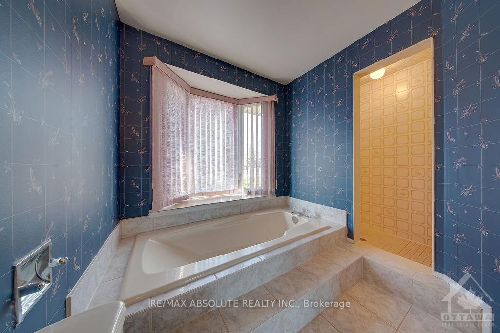 Photo 8 of 1410 Bourcier Drive, Ottawa, Bilberry Creek/Queenswood Heights — HOMEH