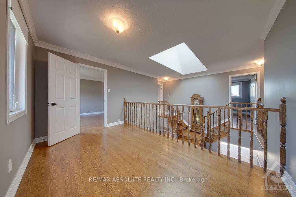 Photo 9 of 1410 Bourcier Drive, Ottawa, Bilberry Creek/Queenswood Heights — HOMEH