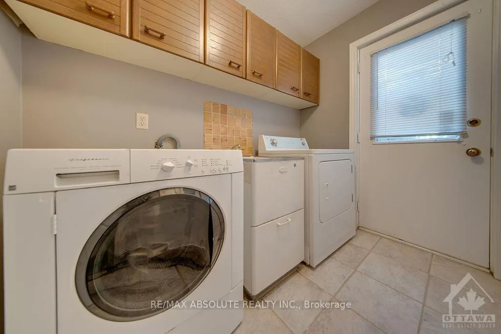 Photo 13 of 1410 Bourcier Drive, Ottawa, Bilberry Creek/Queenswood Heights — HOMEH