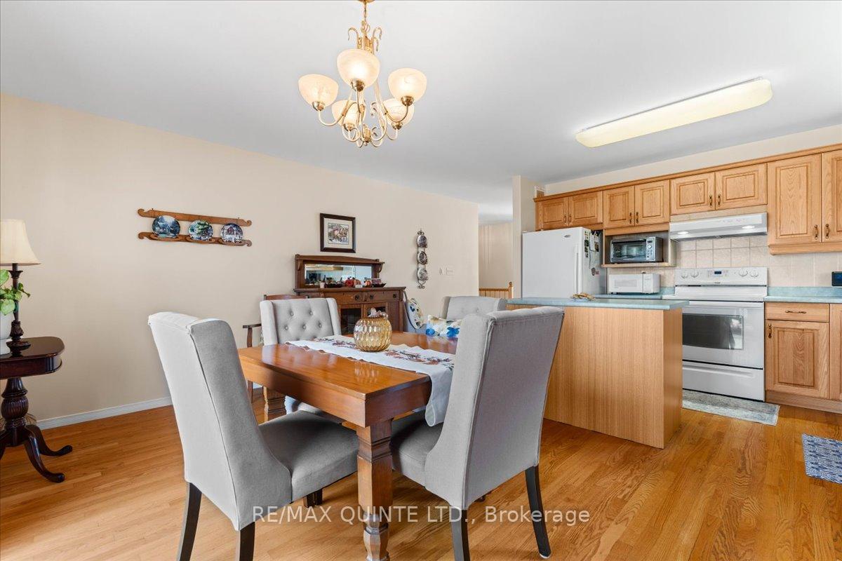 Photo 14 of 42 Spruce Gardens, Belleville, Belleville Ward — HOMEH