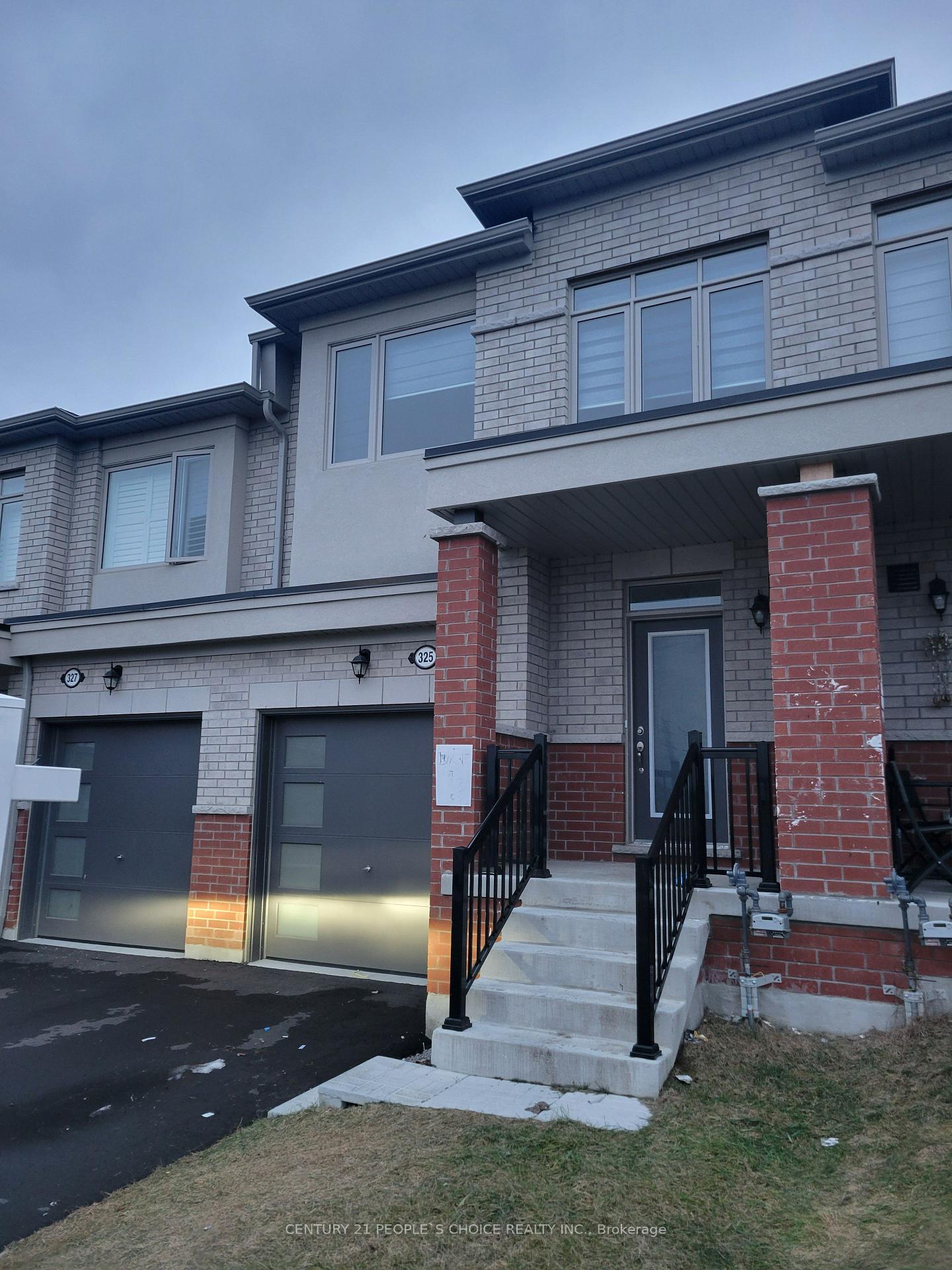 Photo 2 of 325 Windfields Farm Drive E, Oshawa, Windfields — HOMEH