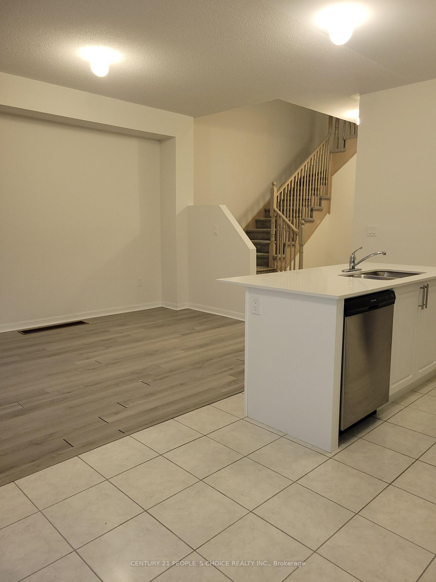 Photo 6 of 325 Windfields Farm Drive E, Oshawa, Windfields — HOMEH