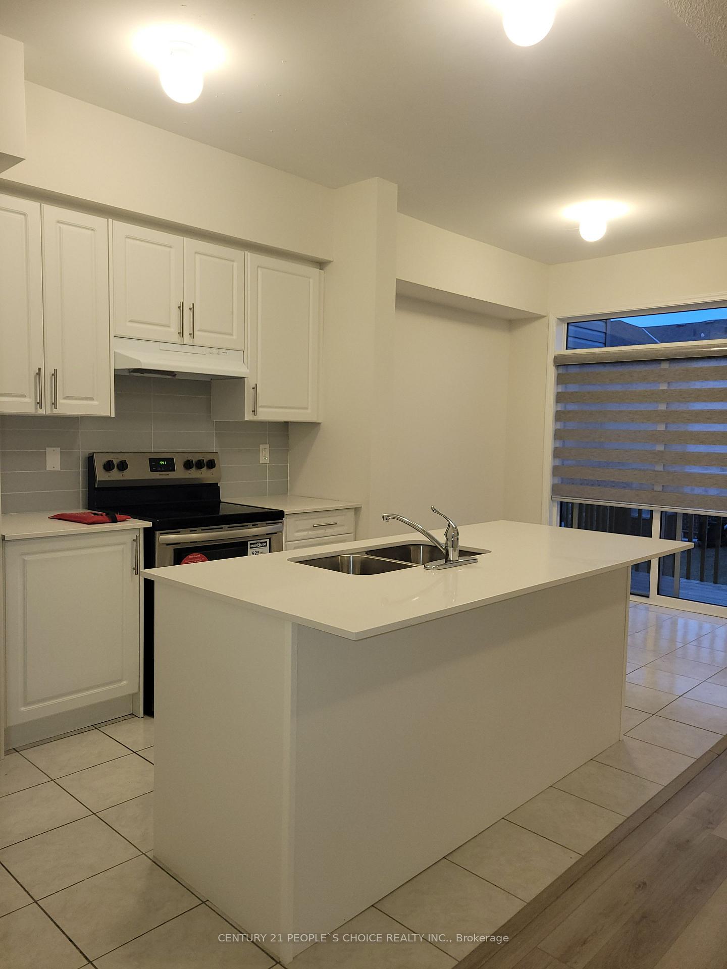 Photo 9 of 325 Windfields Farm Drive E, Oshawa, Windfields — HOMEH