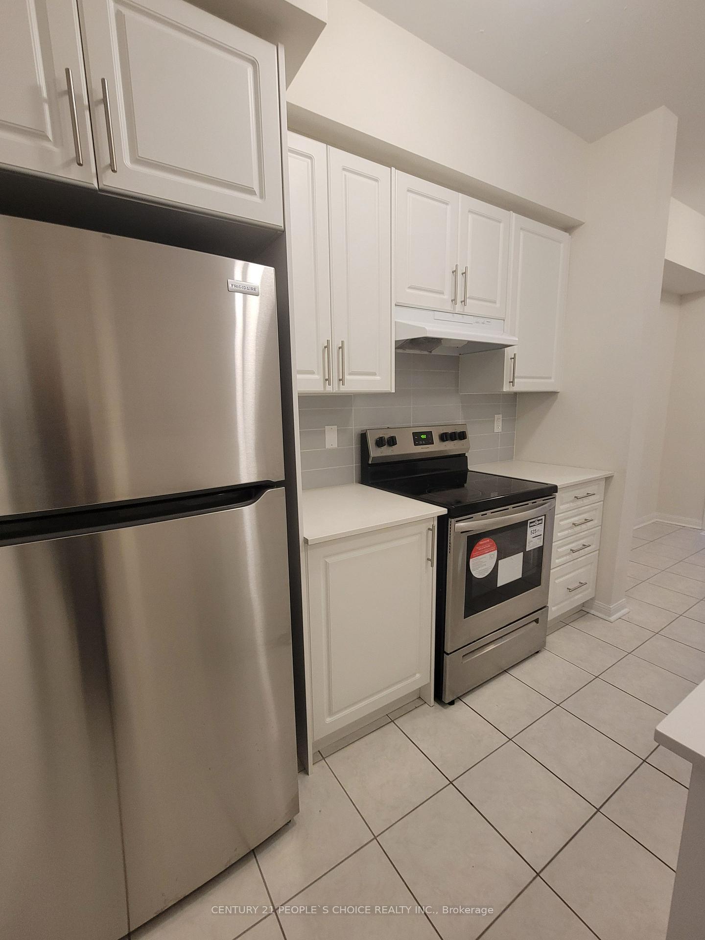 Photo 10 of 325 Windfields Farm Drive E, Oshawa, Windfields — HOMEH