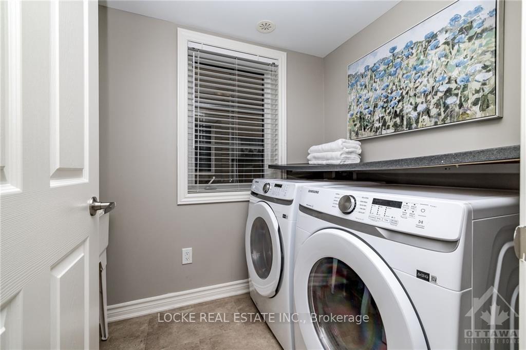 Photo 3 of 170 Sunshine Crescent, Ottawa, Notting Hill/Summerside — HOMEH