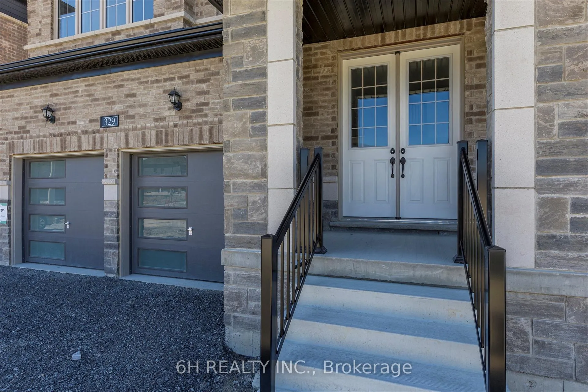 Photo 4 of 329 O'Toole Crescent, Peterborough, Monaghan Ward 2 — HOMEH