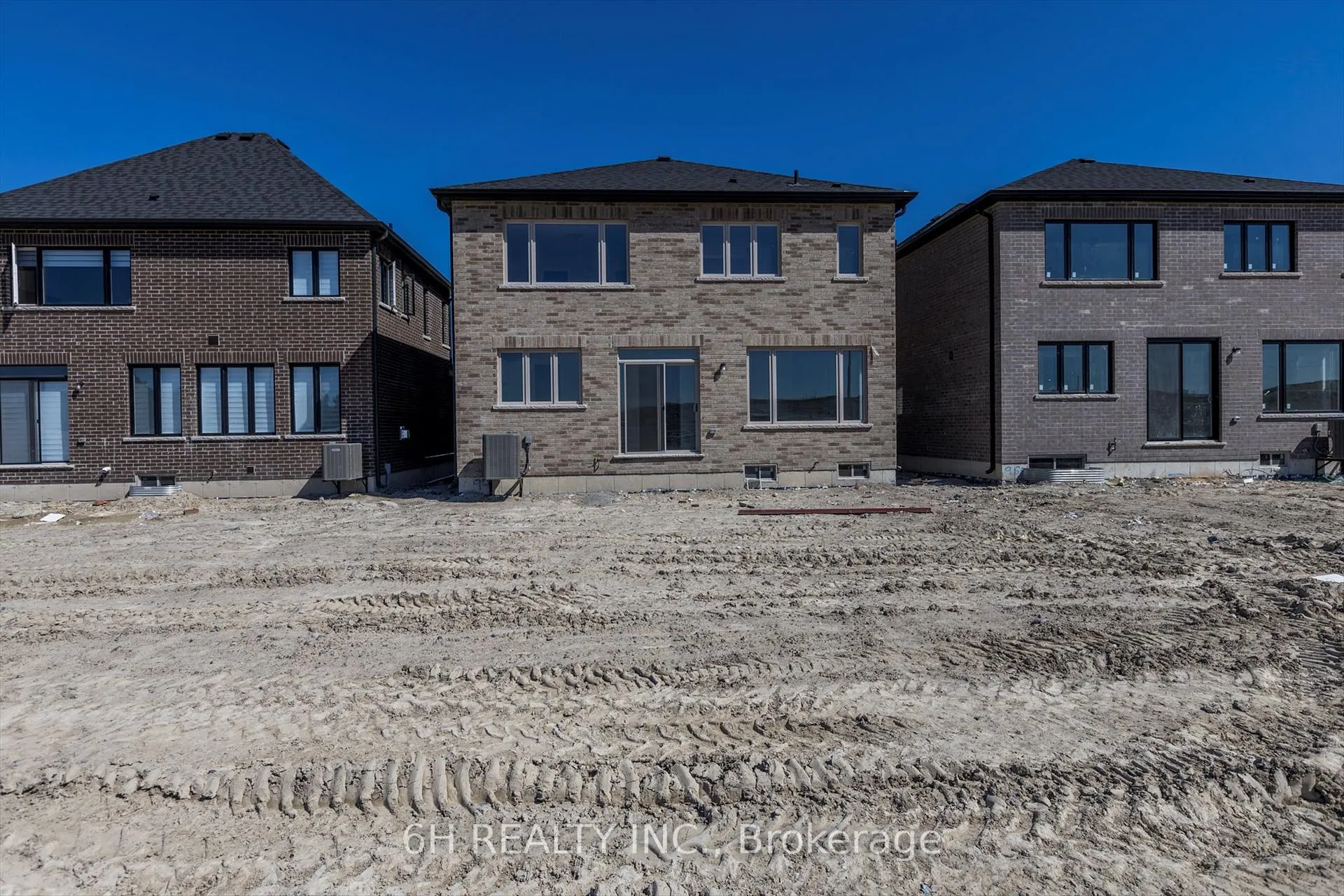 Photo 48 of 329 O'Toole Crescent, Peterborough, Monaghan Ward 2 — HOMEH