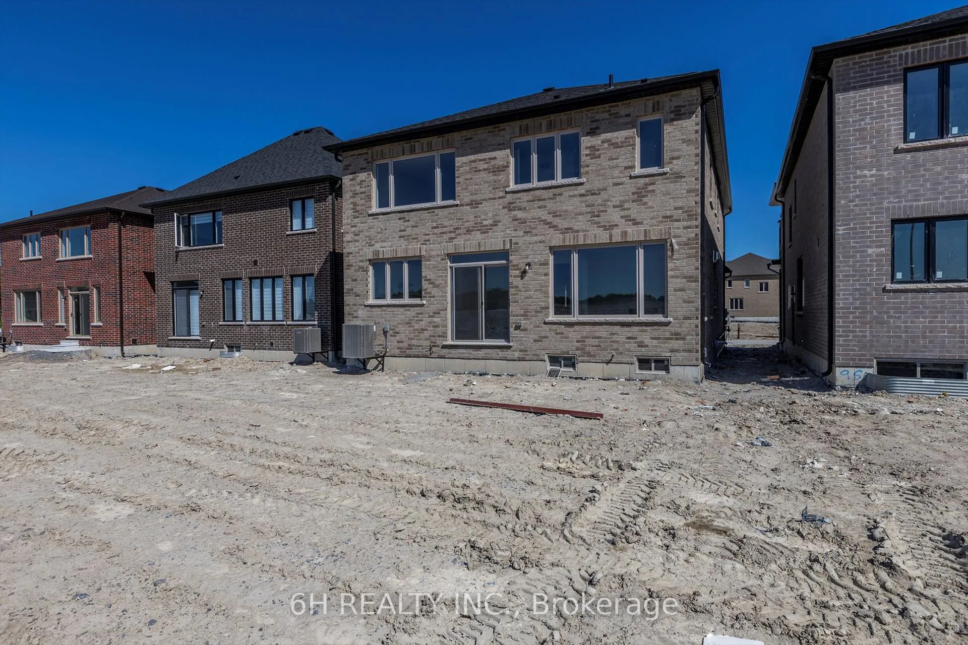 Photo 49 of 329 O'Toole Crescent, Peterborough, Monaghan Ward 2 — HOMEH