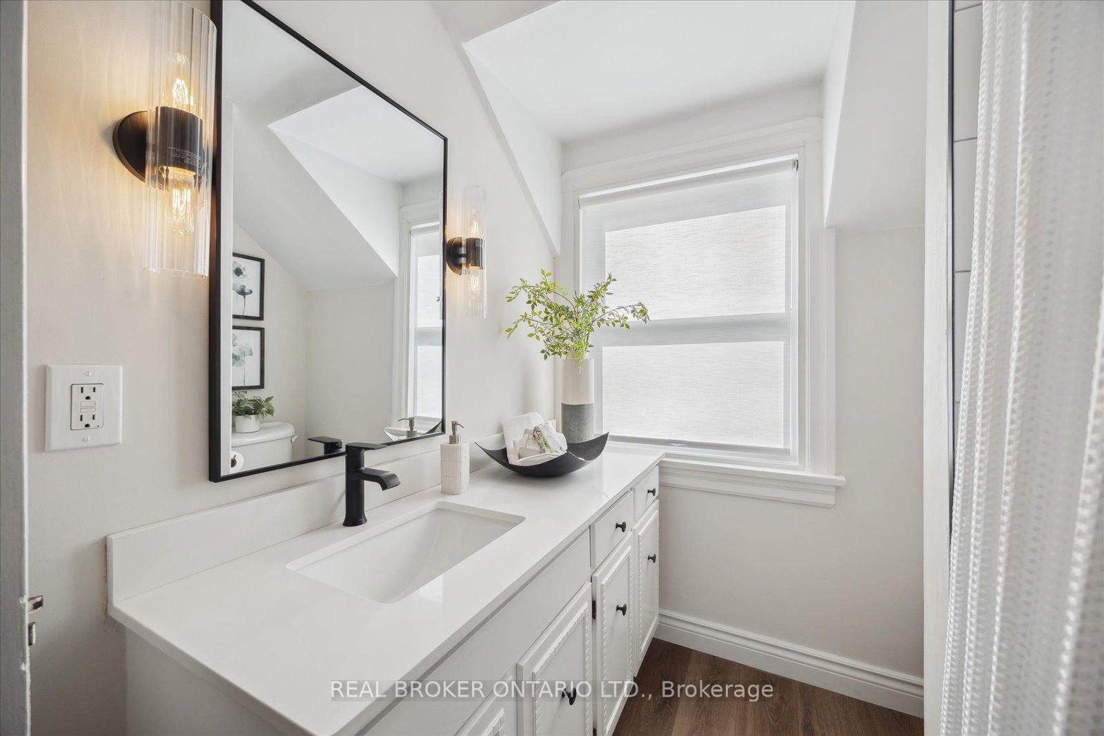 Photo 19 of 717 Masson Street, Oshawa, Centennial — HOMEH