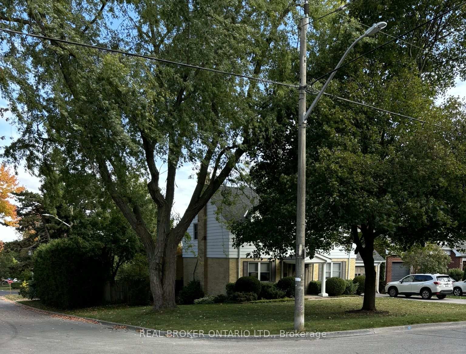 Photo 39 of 717 Masson Street, Oshawa, Centennial — HOMEH