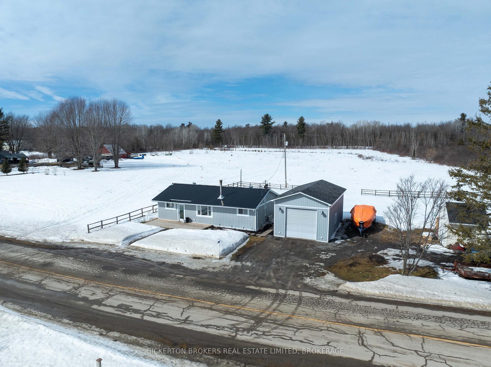 Photo 2 of 5518 Algonquin Road, Augusta, Augusta Twp — HOMEH