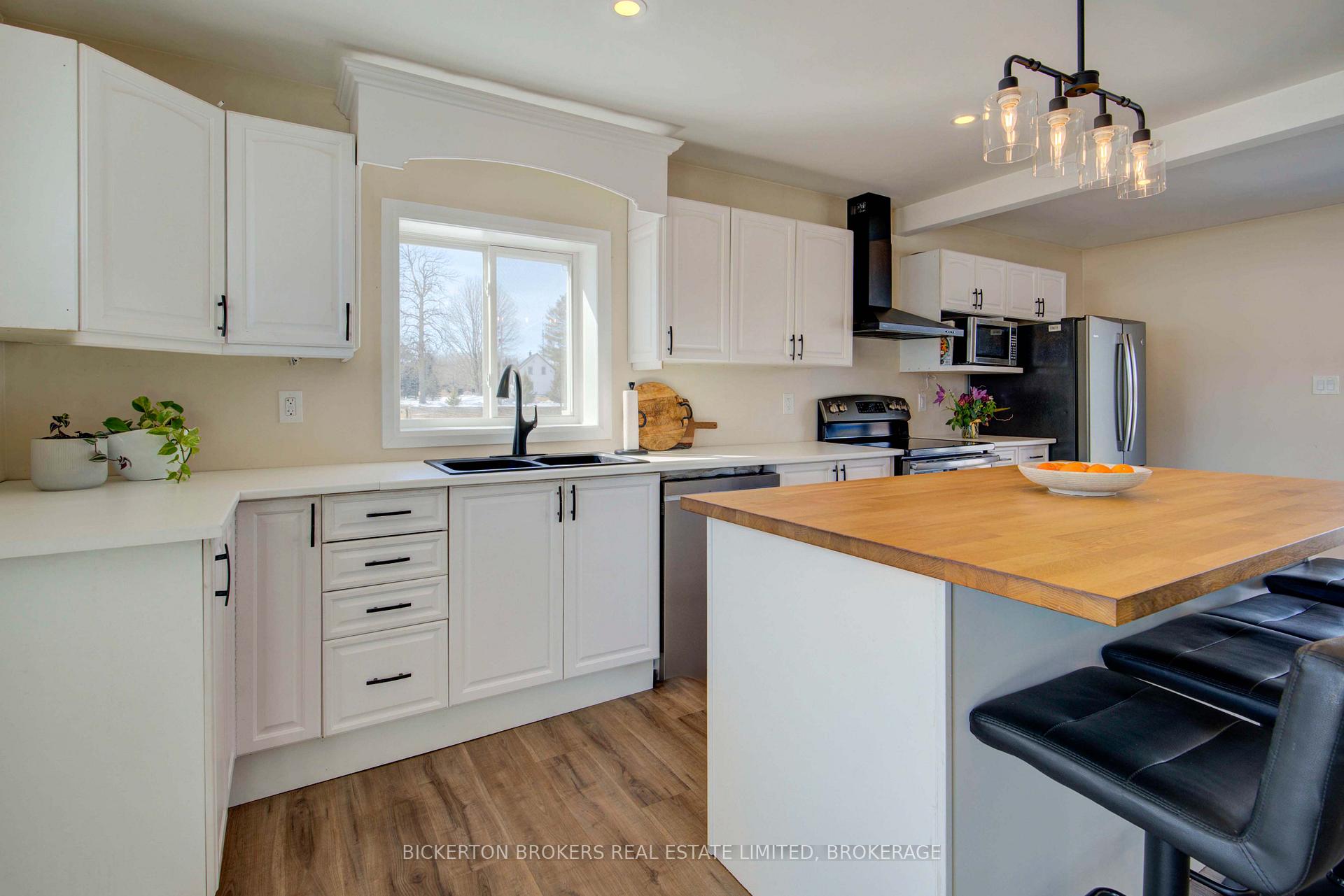 Photo 9 of 5518 Algonquin Road, Augusta, Augusta Twp — HOMEH