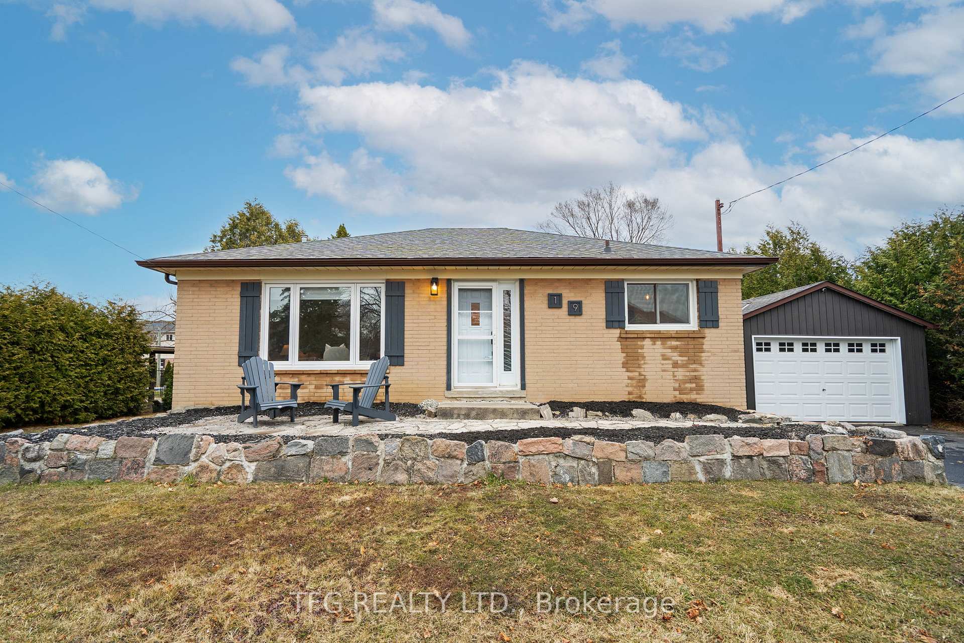 Photo 1 of 19 Torian Avenue, Whitby, Brooklin — HOMEH