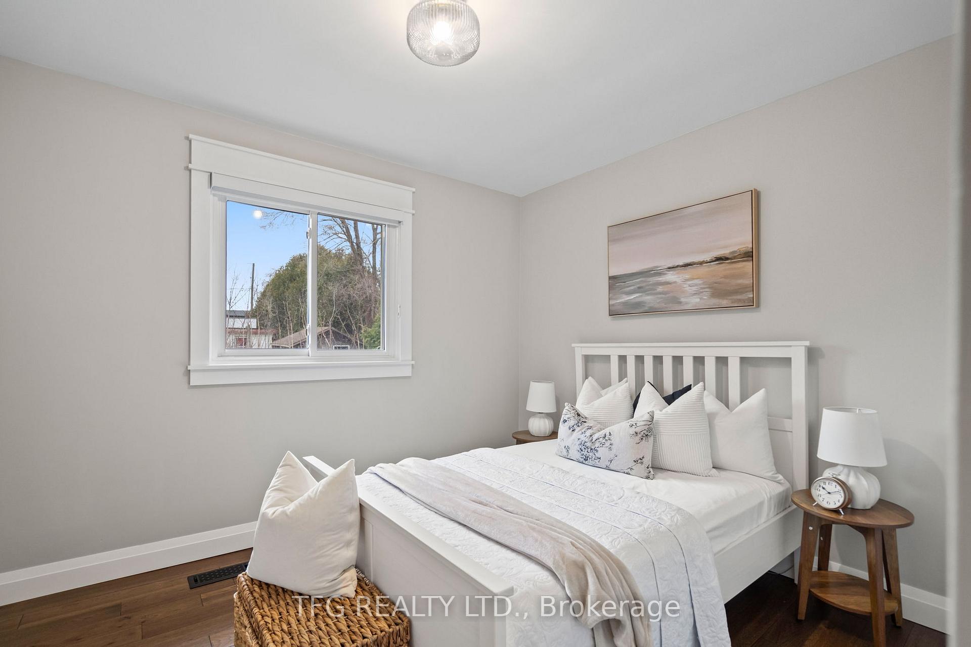Photo 13 of 19 Torian Avenue, Whitby, Brooklin — HOMEH