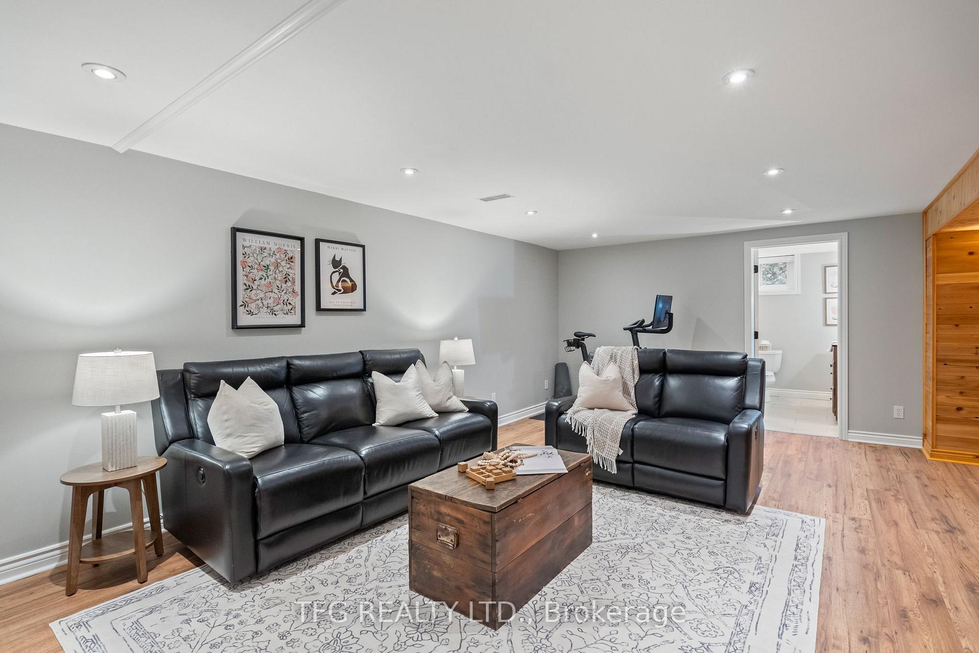Photo 18 of 19 Torian Avenue, Whitby, Brooklin — HOMEH