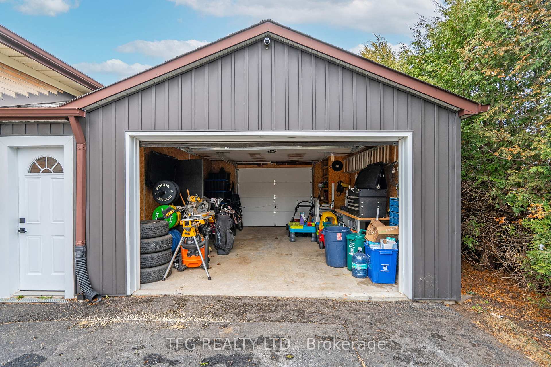 Photo 29 of 19 Torian Avenue, Whitby, Brooklin — HOMEH