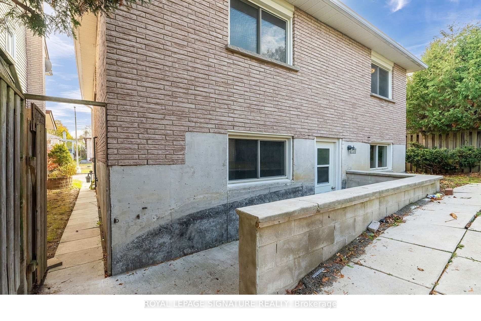 Photo 12 of Unit Lower, 844 Charisma Crescent, Oshawa, McLaughlin — HOMEH