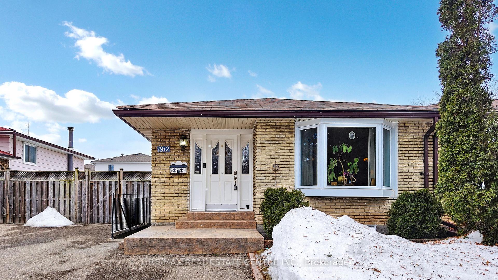 Front of 1912 Bonnymede Drive