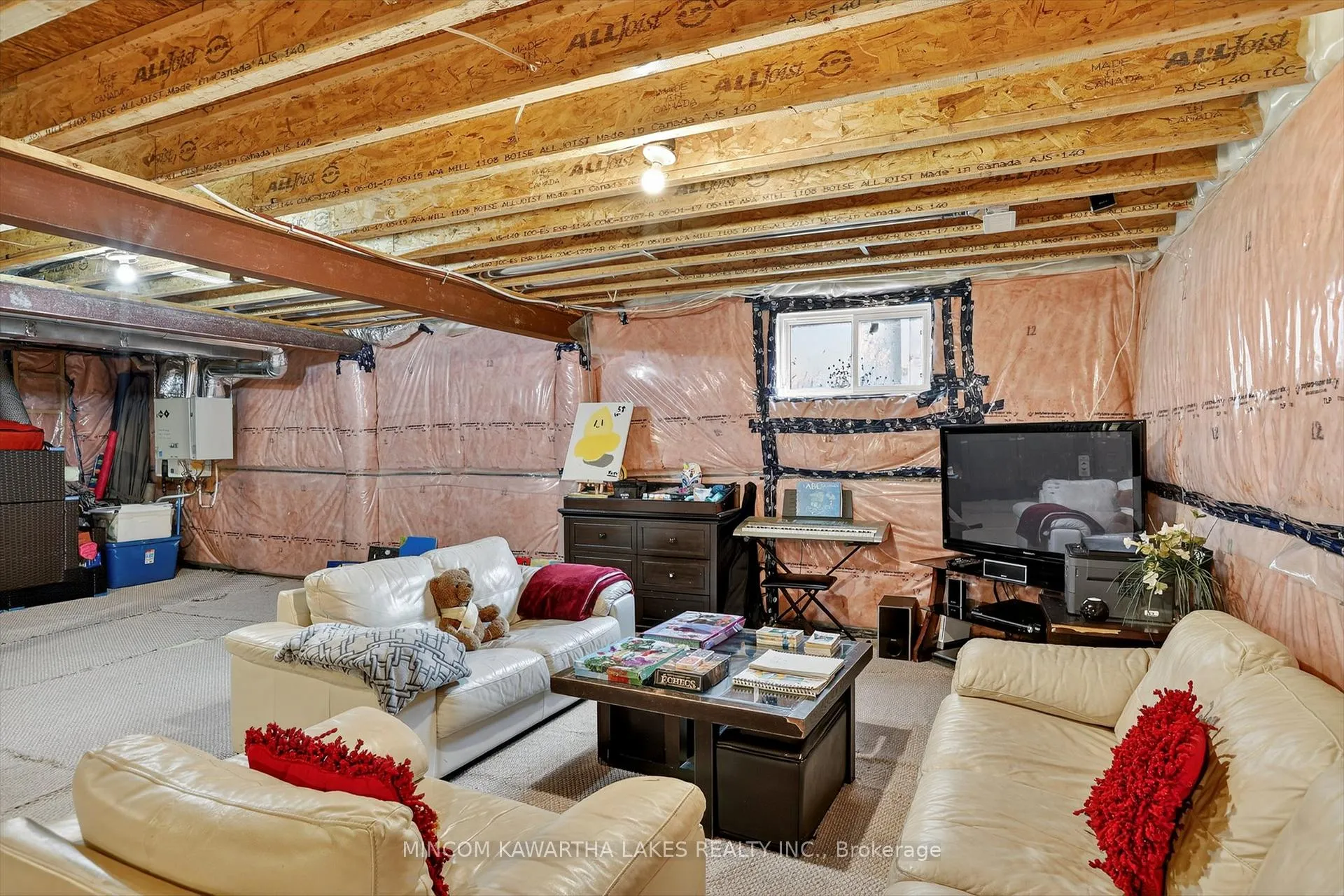Photo 36 of 742 Sawmill Road, Peterborough, Northcrest Ward 5 — HOMEH