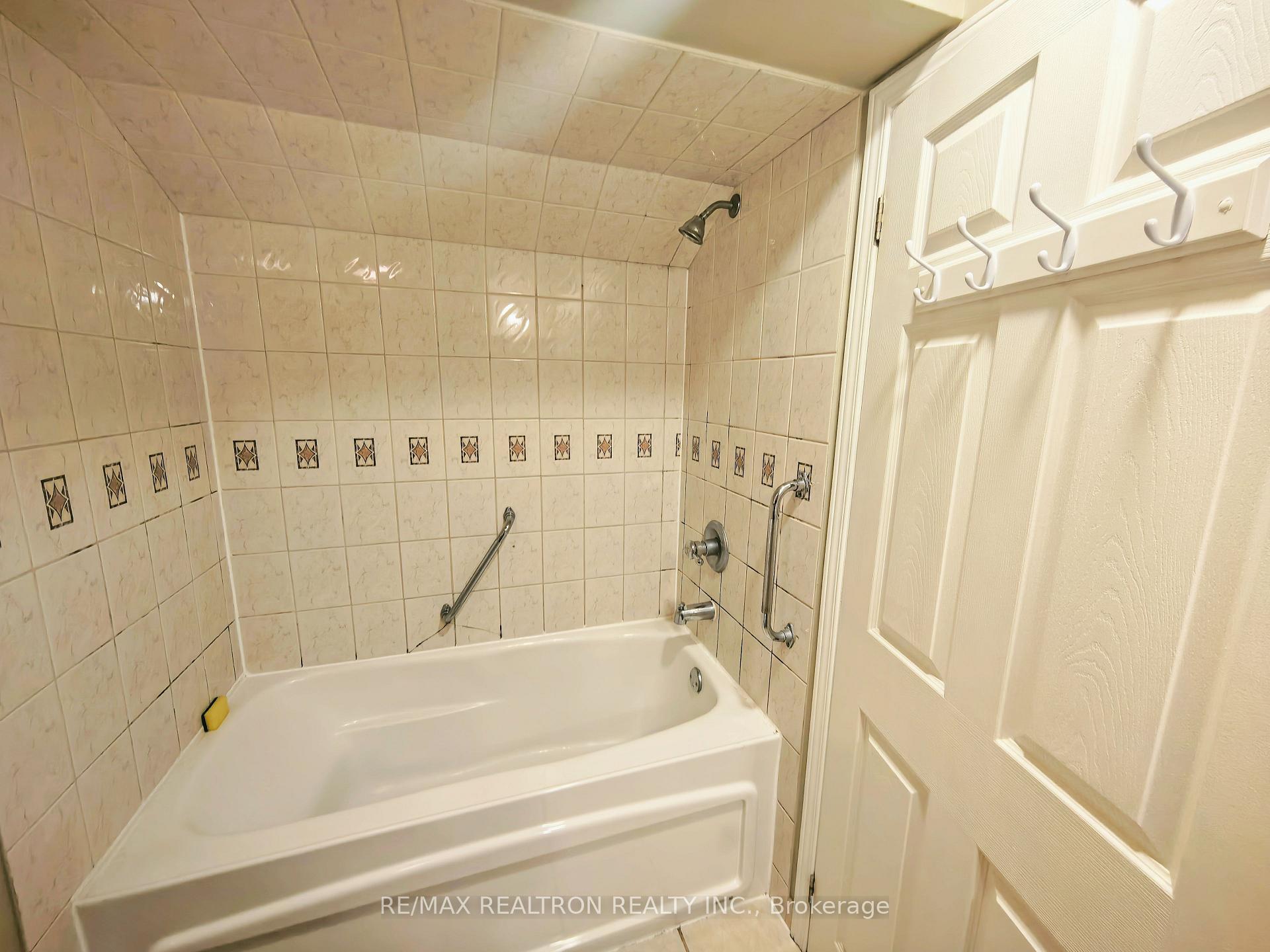 Photo 7 of Unit Bsmt, 749 Greystone Court, Oshawa, Pinecrest — HOMEH