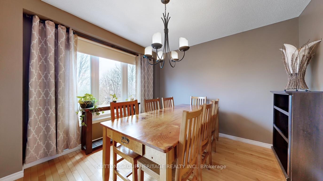 Photo 4 of 950 Roundelay Drive, Oshawa, McLaughlin — HOMEH