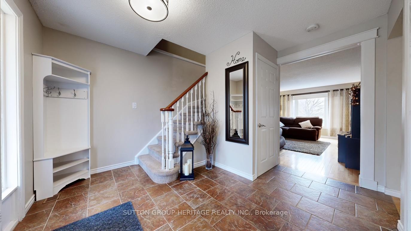 Photo 9 of 950 Roundelay Drive, Oshawa, McLaughlin — HOMEH