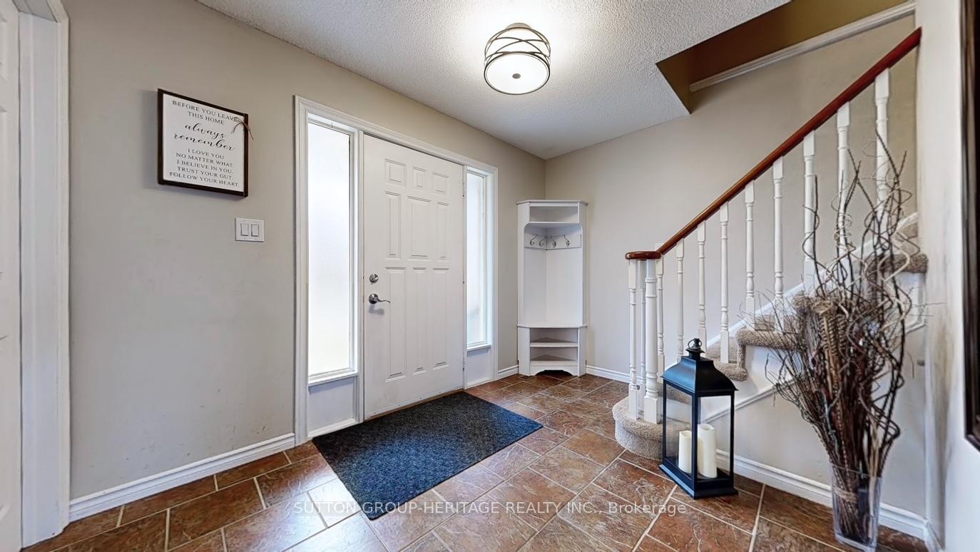 Photo 10 of 950 Roundelay Drive, Oshawa, McLaughlin — HOMEH