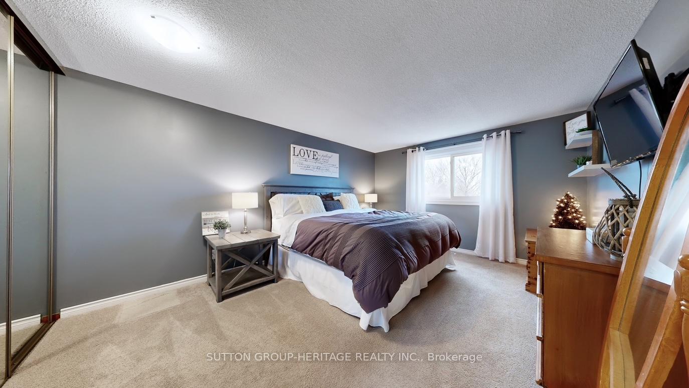 Photo 12 of 950 Roundelay Drive, Oshawa, McLaughlin — HOMEH