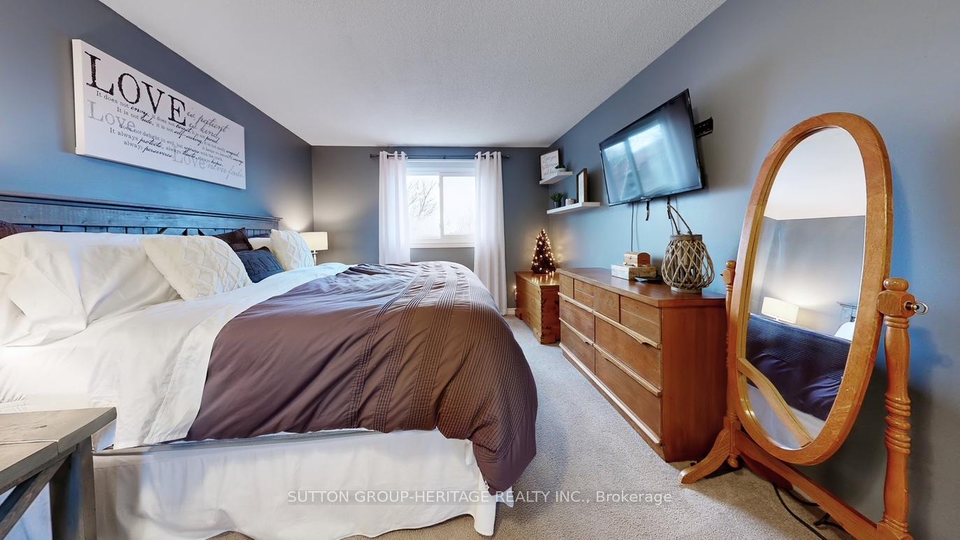 Photo 13 of 950 Roundelay Drive, Oshawa, McLaughlin — HOMEH
