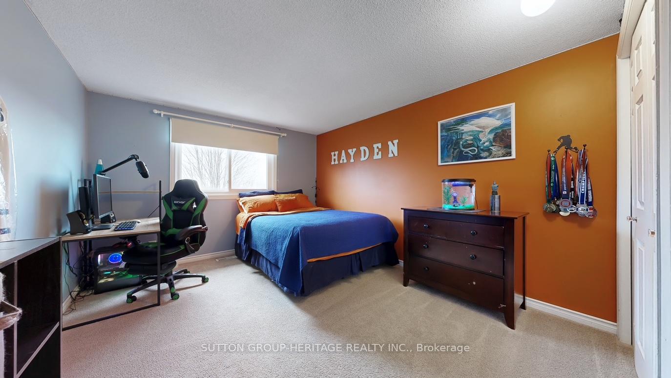 Photo 15 of 950 Roundelay Drive, Oshawa, McLaughlin — HOMEH